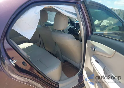 2013 Toyota Corolla Le Special Edition z USA, uszkodzony, nr VIN 2T1BU4EE5DC070467